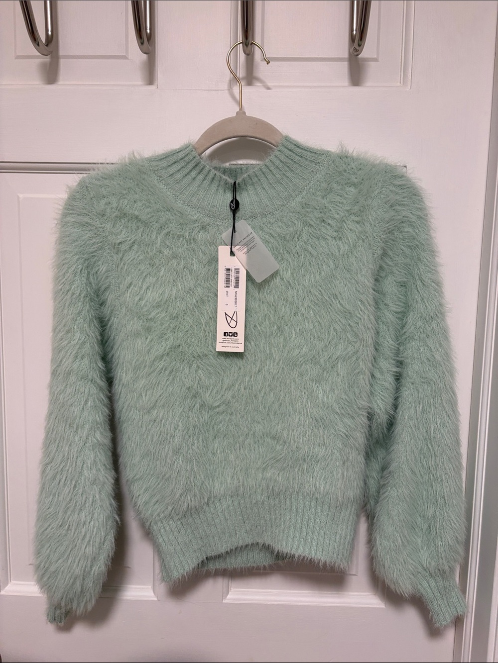 Soft Fuzzy Crewneck Sweater in Mint Green - Unbranded